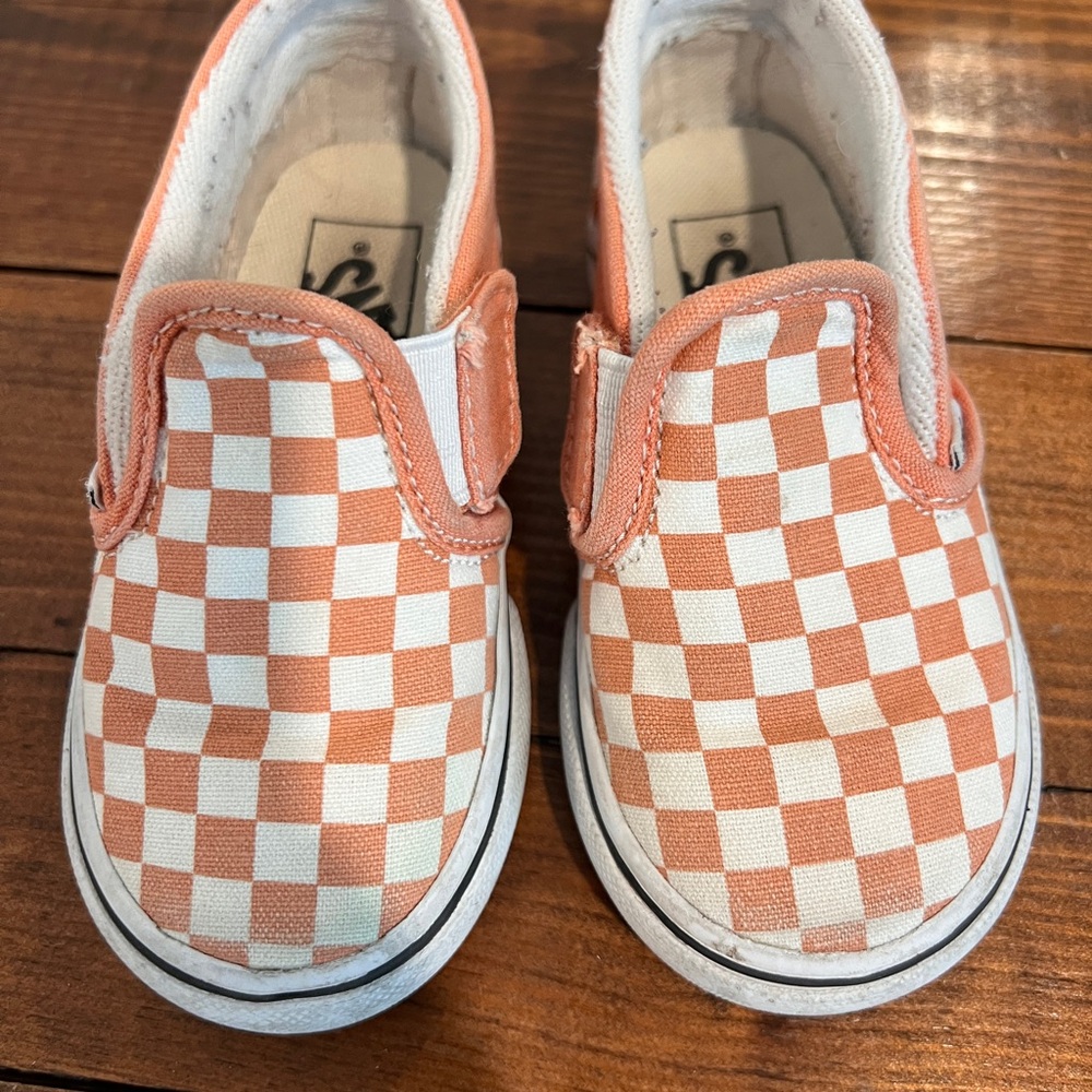 ✨VANS✨Checkered Slip-On toddler shoes - Orange and White size 7